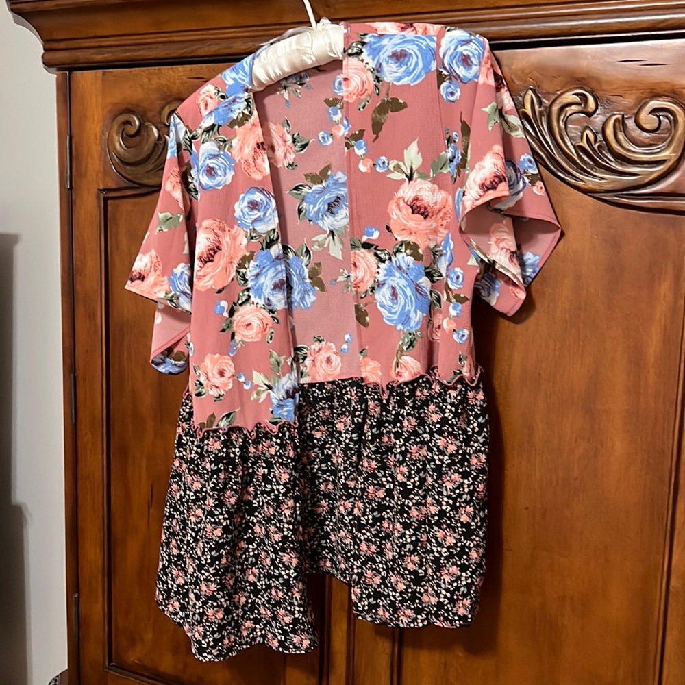 Floral kimono size small
